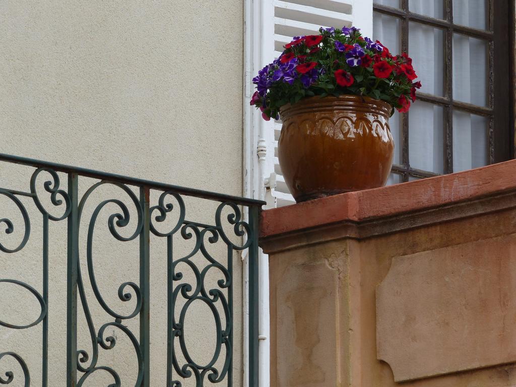 Hotel Du Fiacre Carpentras Exterior photo