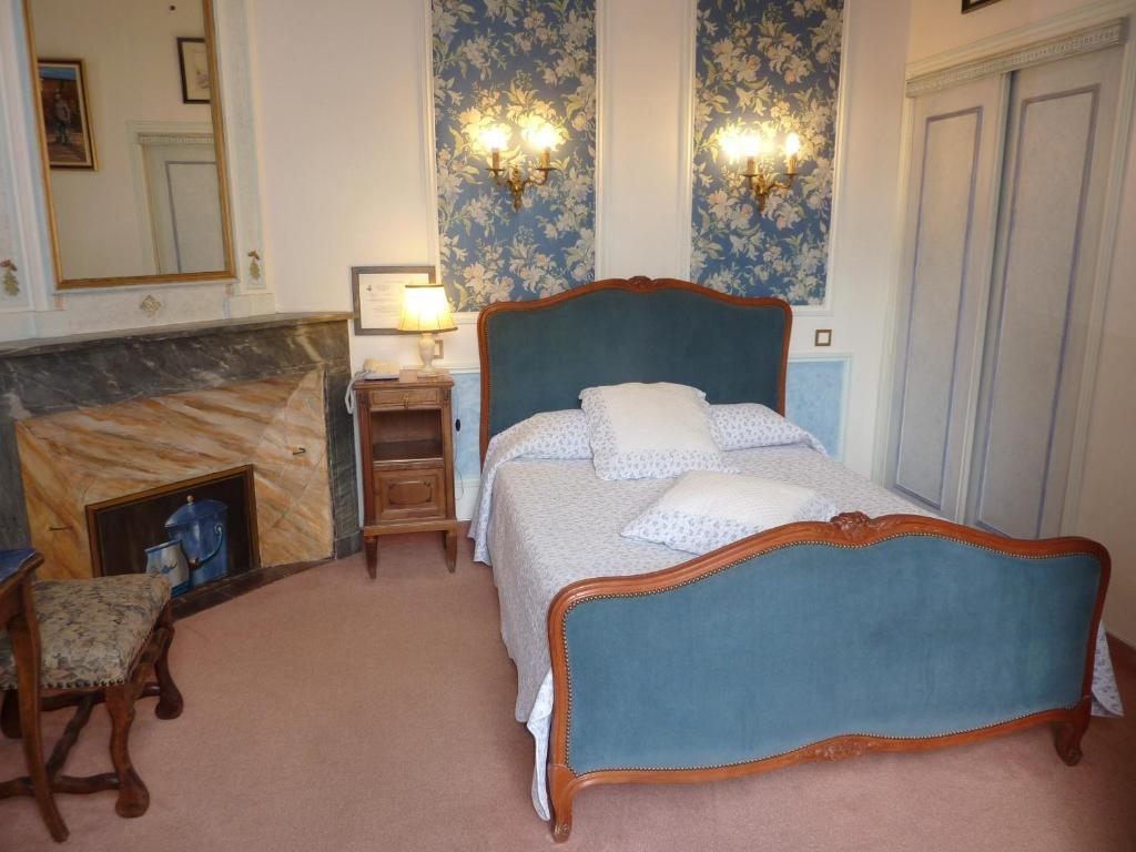 Hotel Du Fiacre Carpentras Room photo
