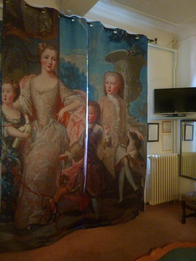 Hotel Du Fiacre Carpentras Room photo